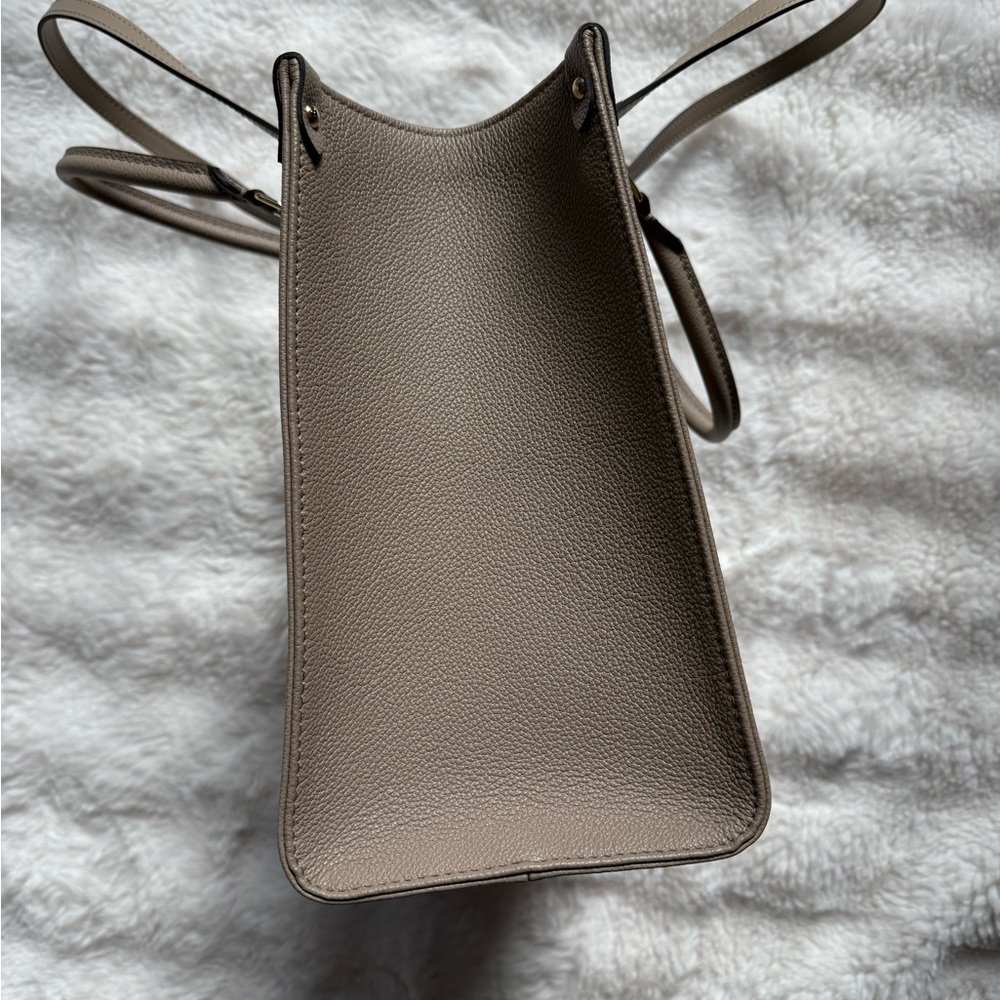 Louis Vuitton OnTheGo MM - Picture 5 of 11